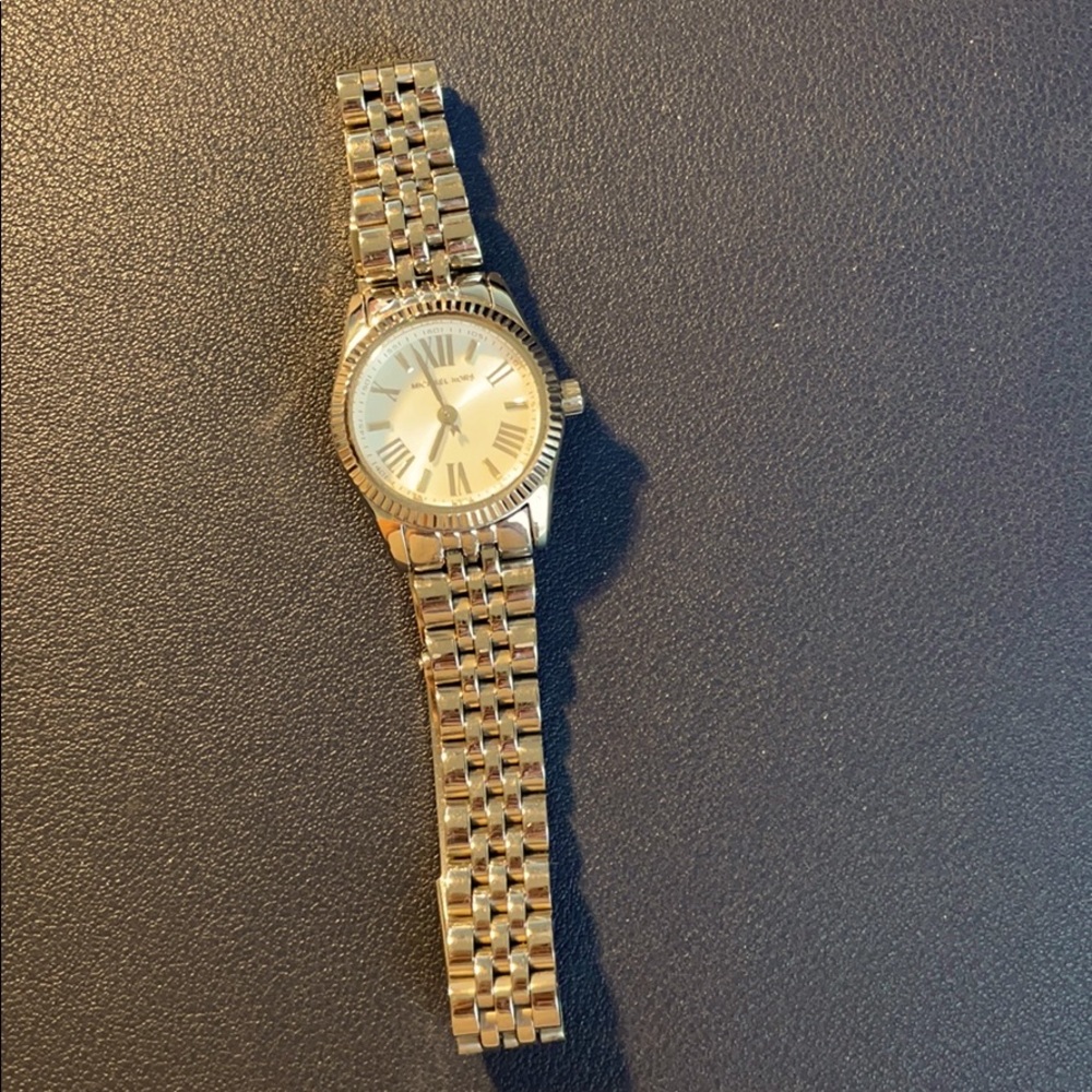 Michael Kors Lexington (26mm) Silver Watch